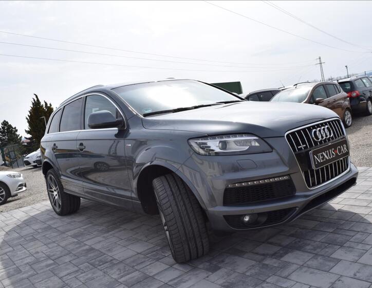 Audi Q7 4