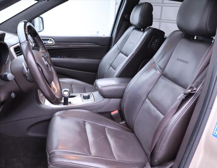 Jeep Grand Cherokee 12