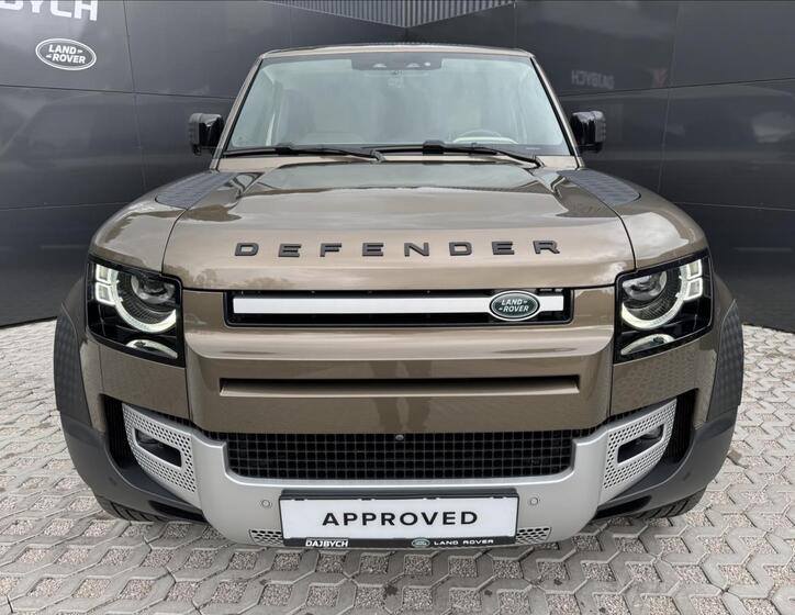 Land Rover Defender 4