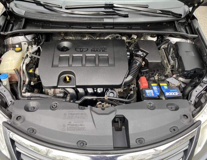 Toyota Avensis 19