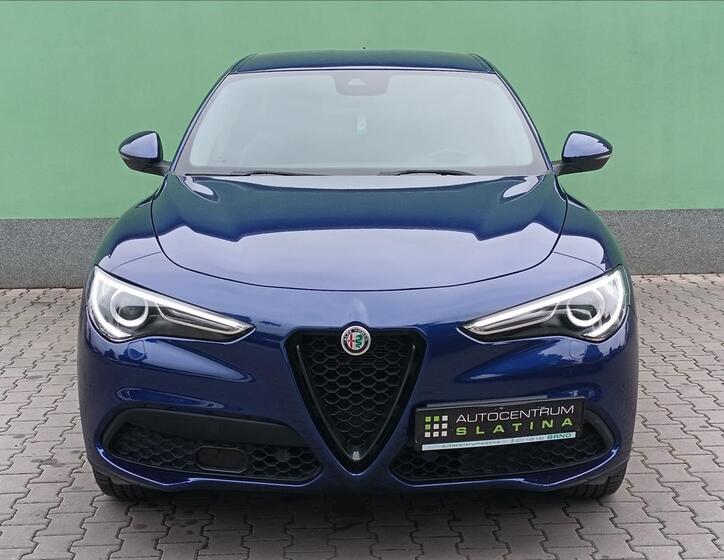 Alfa Romeo Stelvio 10
