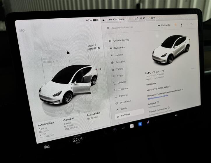 Tesla Model Y 19