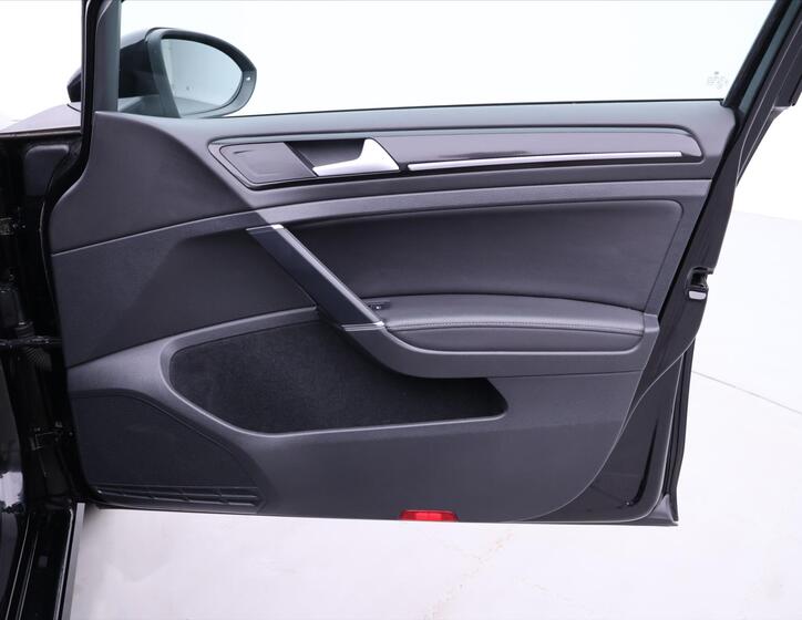 Volkswagen Golf 13