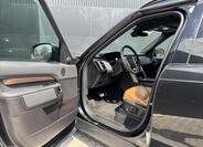 Land Rover Discovery 9