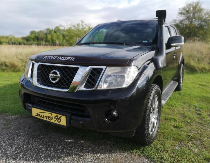 Nissan Pathfinder 1
