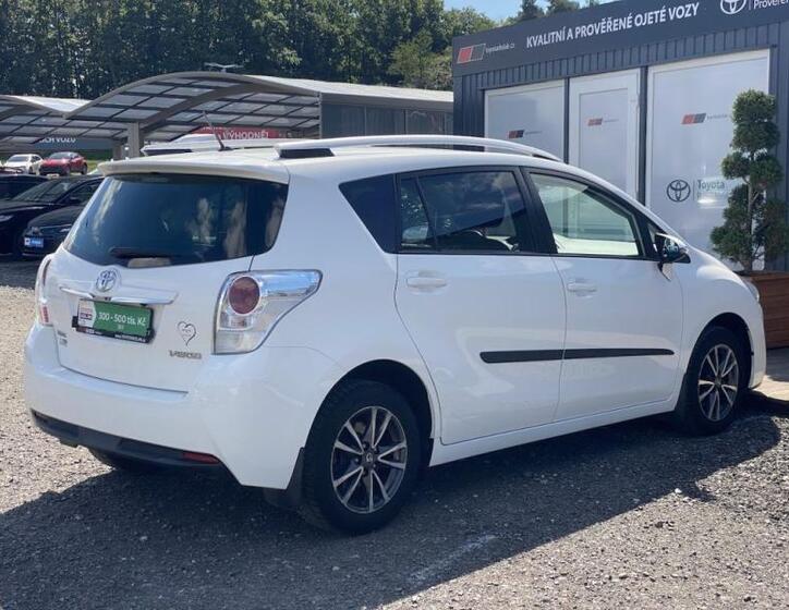 Toyota Verso 6