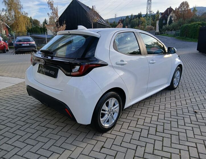 Toyota Yaris 6
