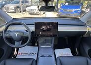 Tesla Model Y 10