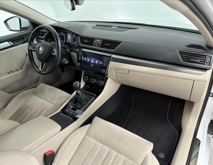 Škoda Superb 22