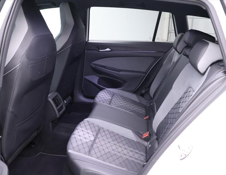 Volkswagen Golf 15
