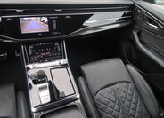 Audi Q8 24