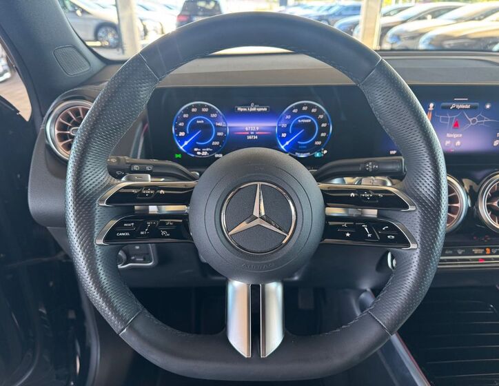 Mercedes-Benz EQB 12
