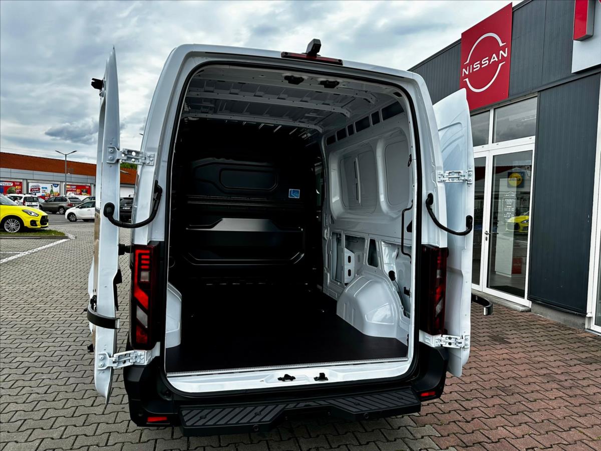 Nissan Interstar