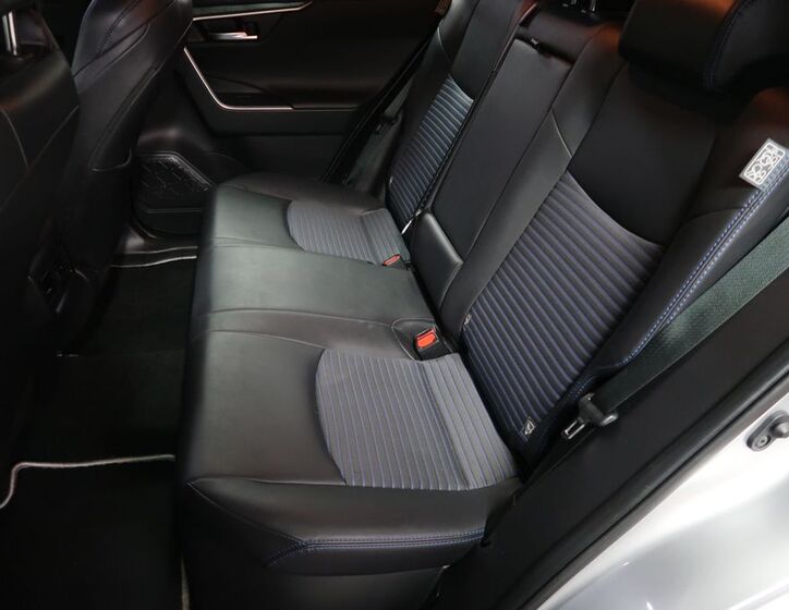 Toyota RAV4 10