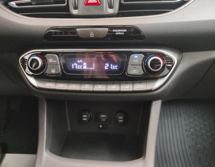 Hyundai i30 31