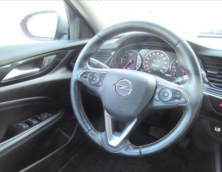 Opel Insignia 12