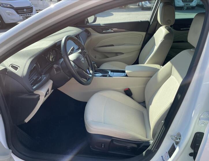 Opel Insignia 8