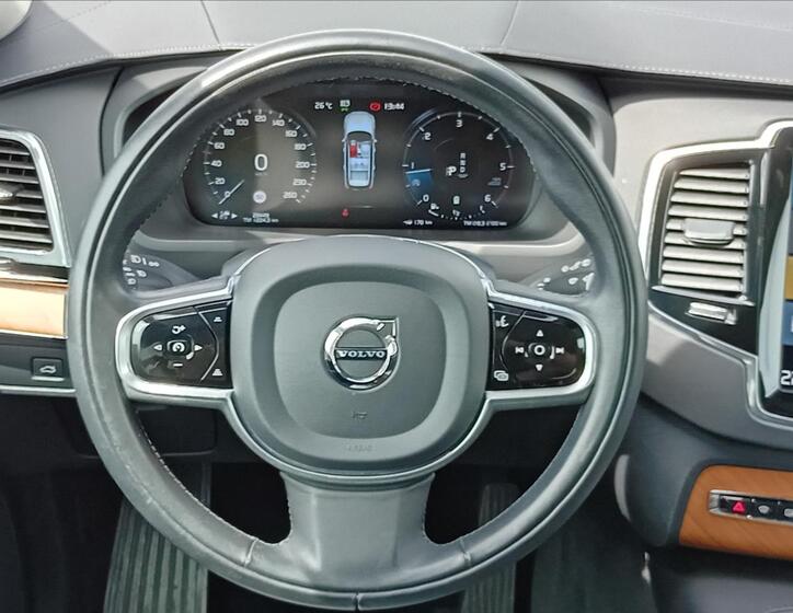 Volvo XC90 17