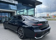 BMW i7 5