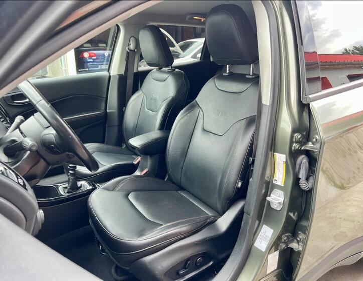 Jeep Compass 10