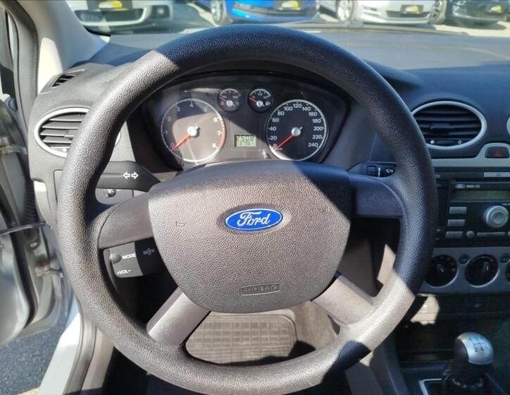 Ford Focus 10
