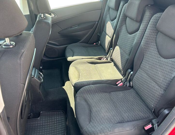 Peugeot 308 7