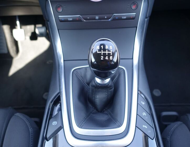 Ford S-MAX 21