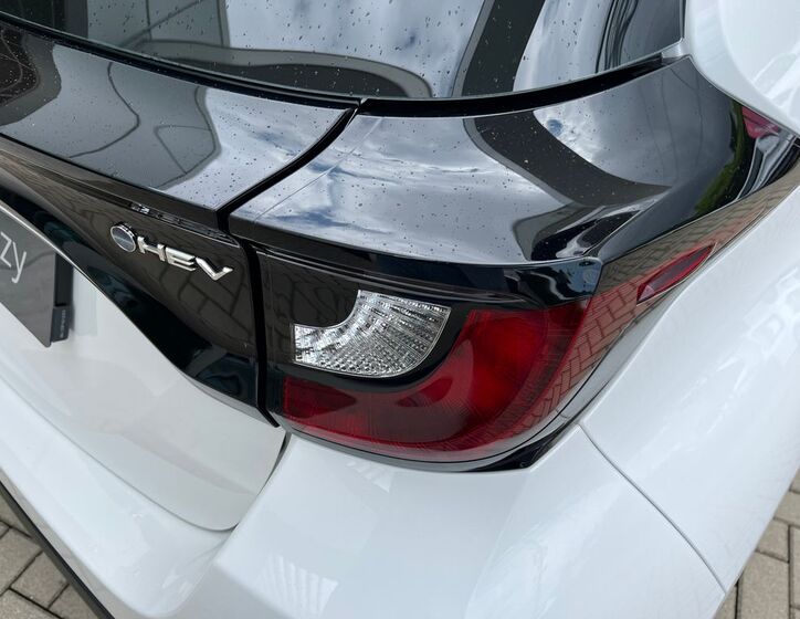 Toyota Yaris 12