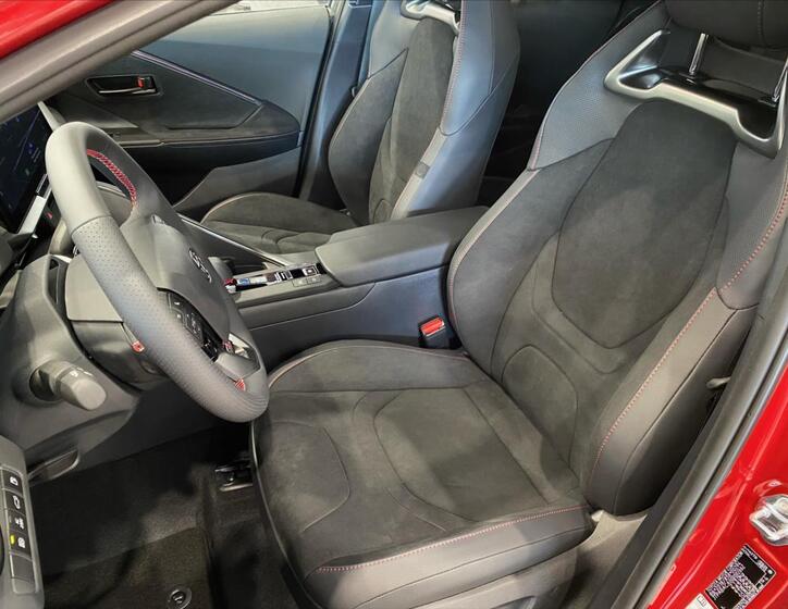 Toyota C-HR 11