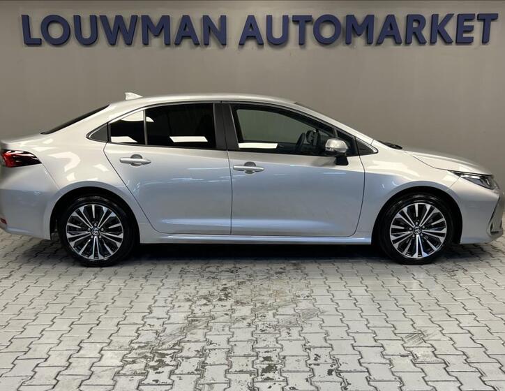 Toyota Corolla 16