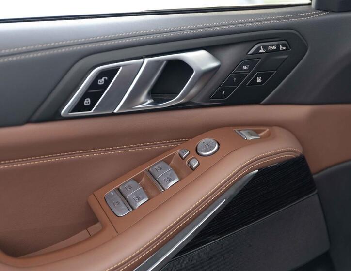 BMW X7 16
