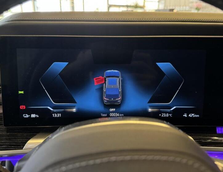 BMW i7 15