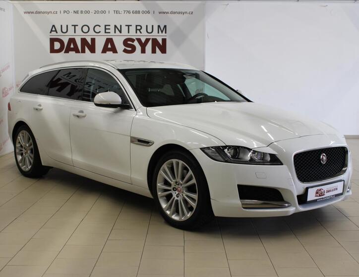 Jaguar XF 3