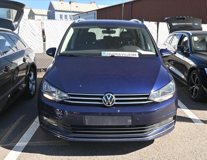 Volkswagen Touran 1