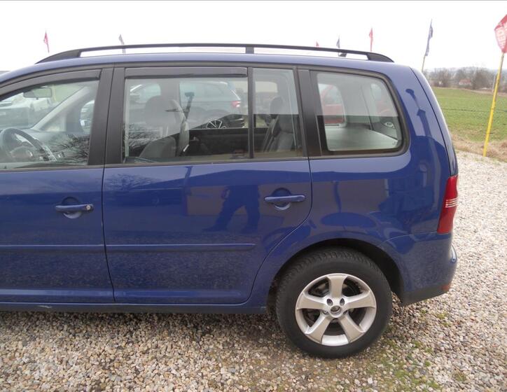 Volkswagen Touran 9