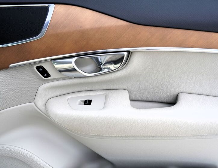 Volvo XC90 23