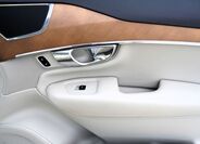 Volvo XC90 23