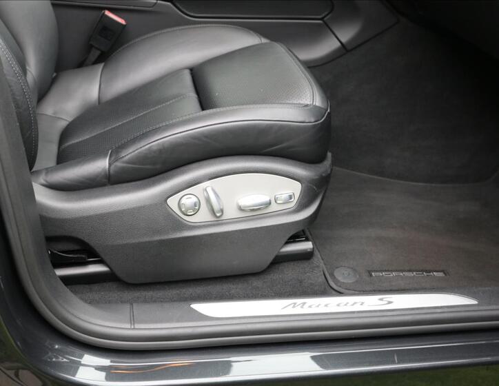 Porsche Macan 47