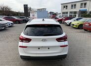 Hyundai i30 4