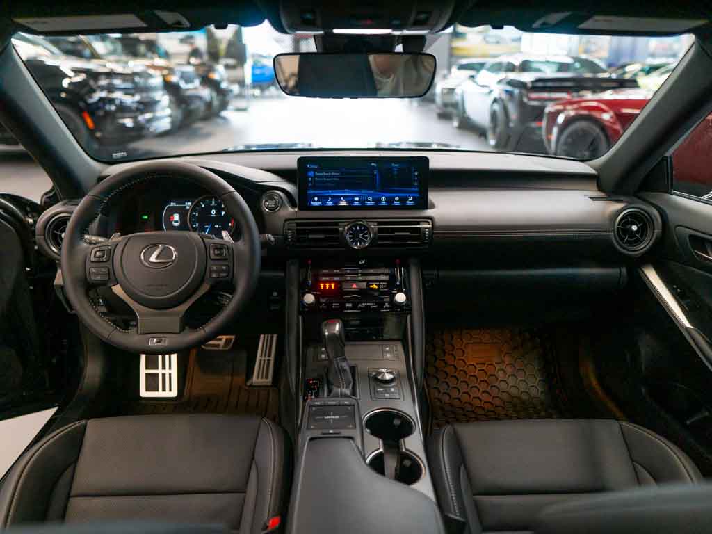 Lexus IS