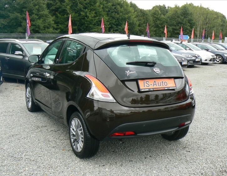 Lancia Y 4