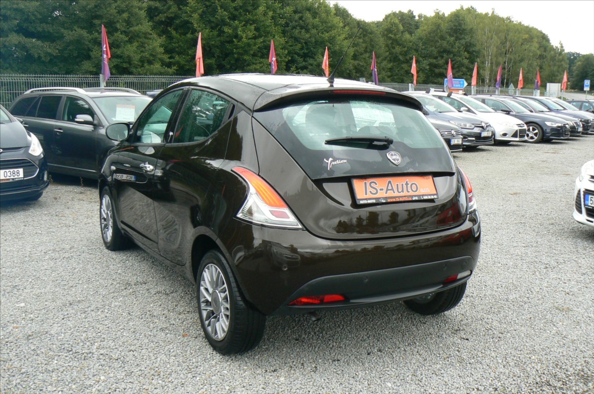 Lancia Y