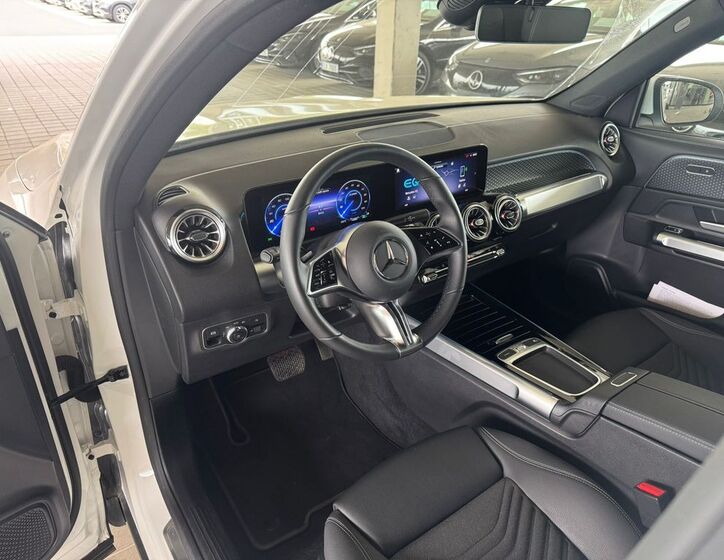 Mercedes-Benz EQB 9