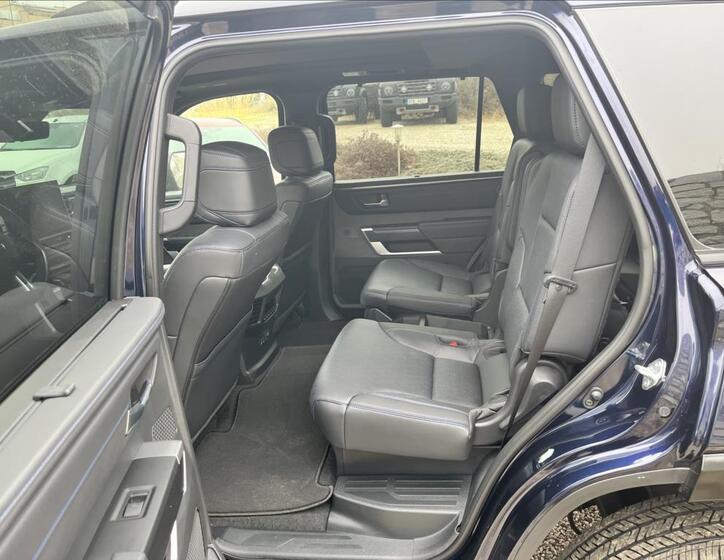 Toyota Sequoia 10