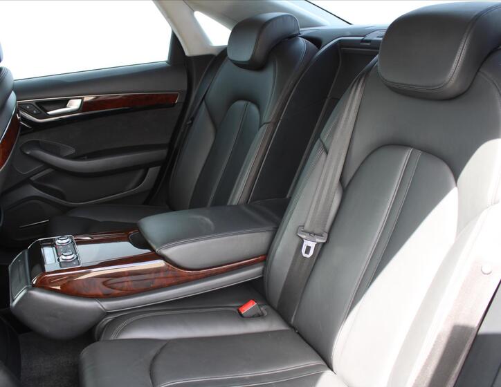 Audi A8 11