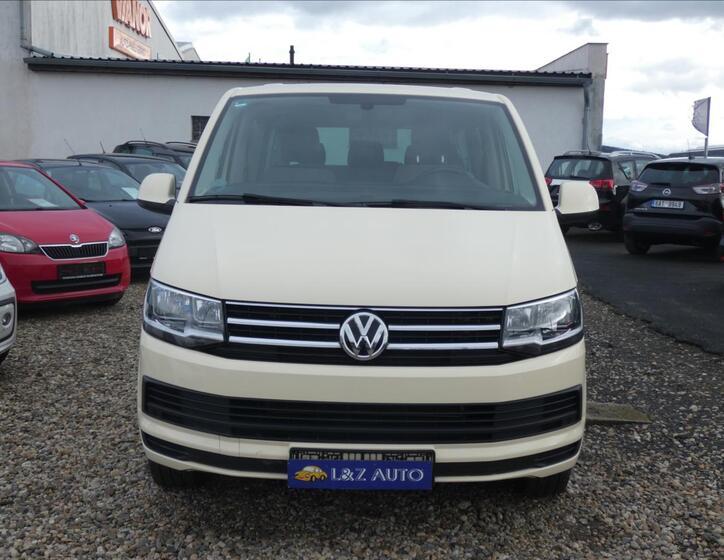Volkswagen Caravelle 2