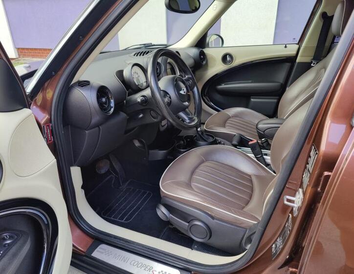 Mini Countryman 11