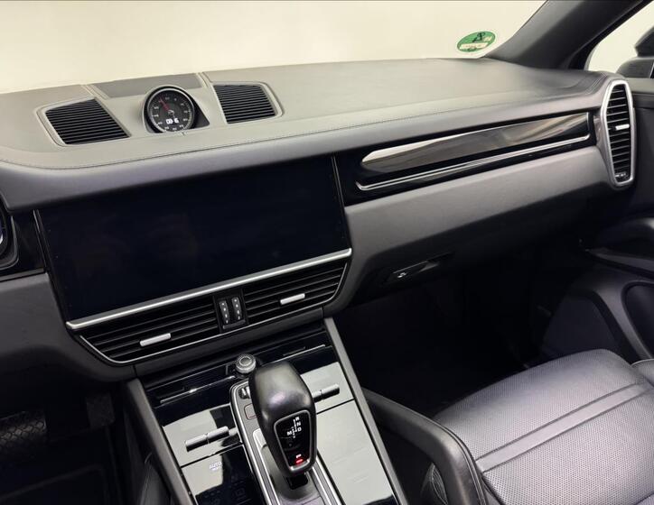 Porsche Cayenne 18