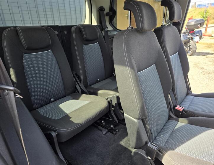 Ford Galaxy 12