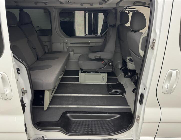 Opel Vivaro 26